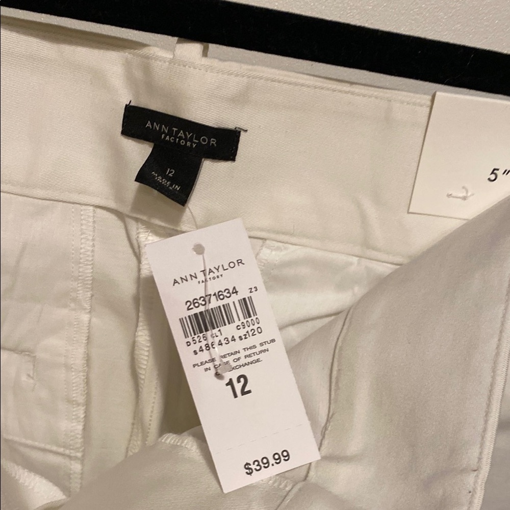 Ann Taylor Women's White 5” Shorts - Picture 2 of 3